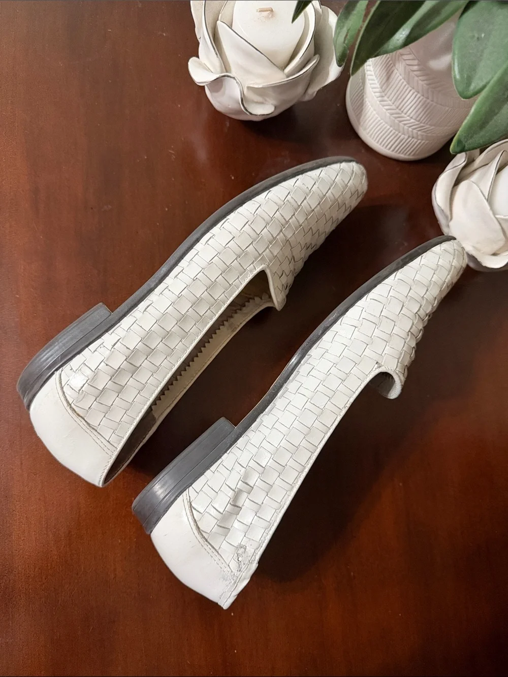 Trotters Size 7.5S (SLIM) Woven Leather Flats — Ivory White